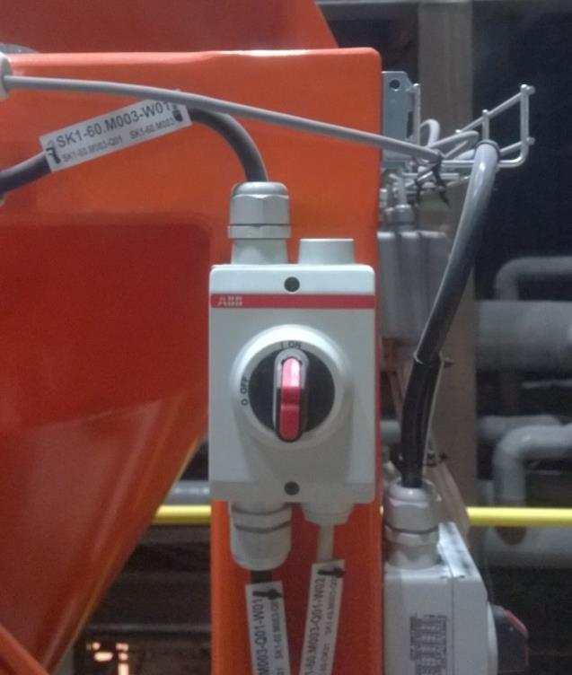 34 Mikäli ohjauspaneelin vaakanäyttö pimeänä, käännä virtakytkintä. Käynnistyminen vie muutaman minuutin. Siilon painolukema yli 50 kg. Jos alle, siiloon on lisättävä hiekkaa.