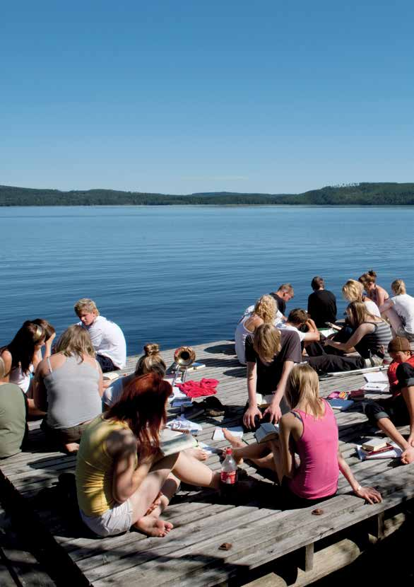 Huoltajien tapaaminen Kaikki rippikoulut järjestävät huoltajien / vanhempien tapaamisen.