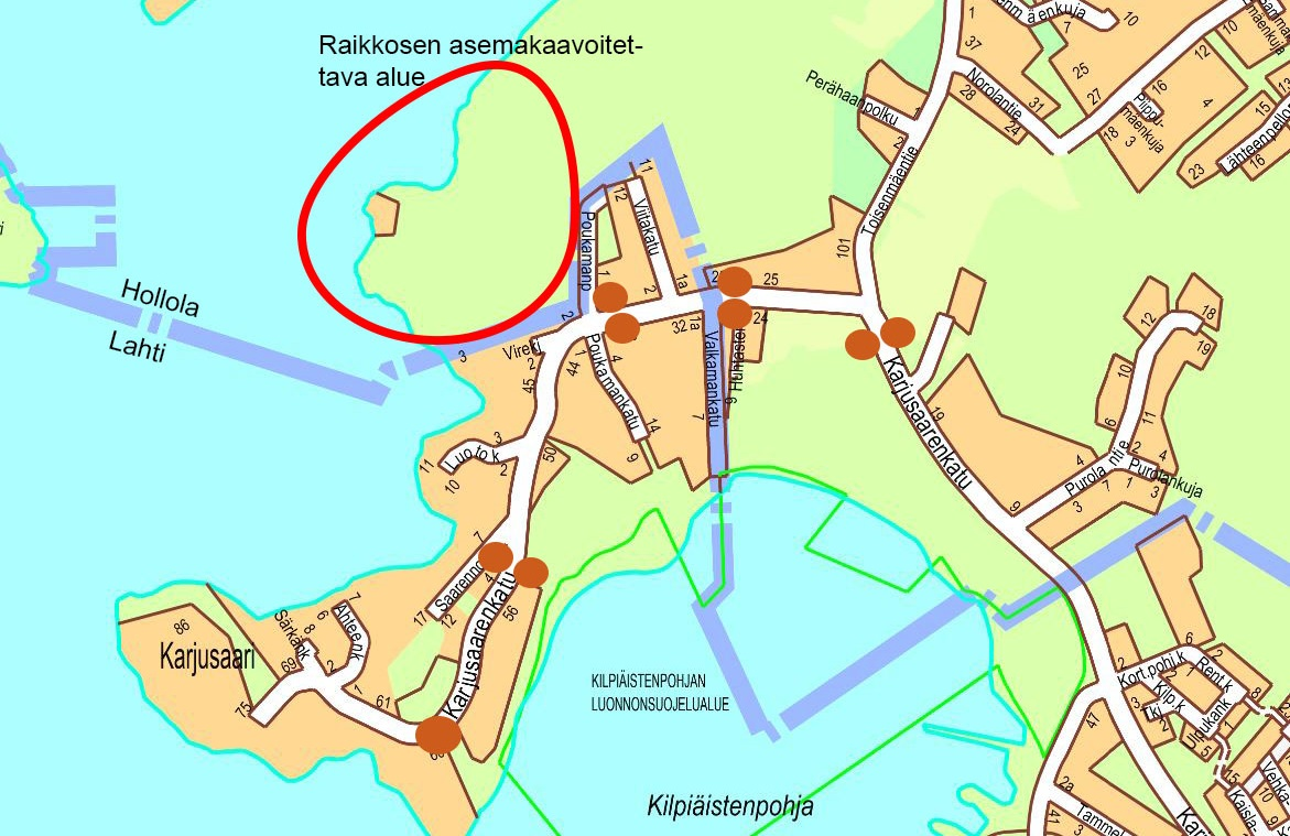 kuvapari 2. Katunäkymä Poukamankadulta Karjusaarenkadulle (Google Maps Streetview, 7.4.2014).