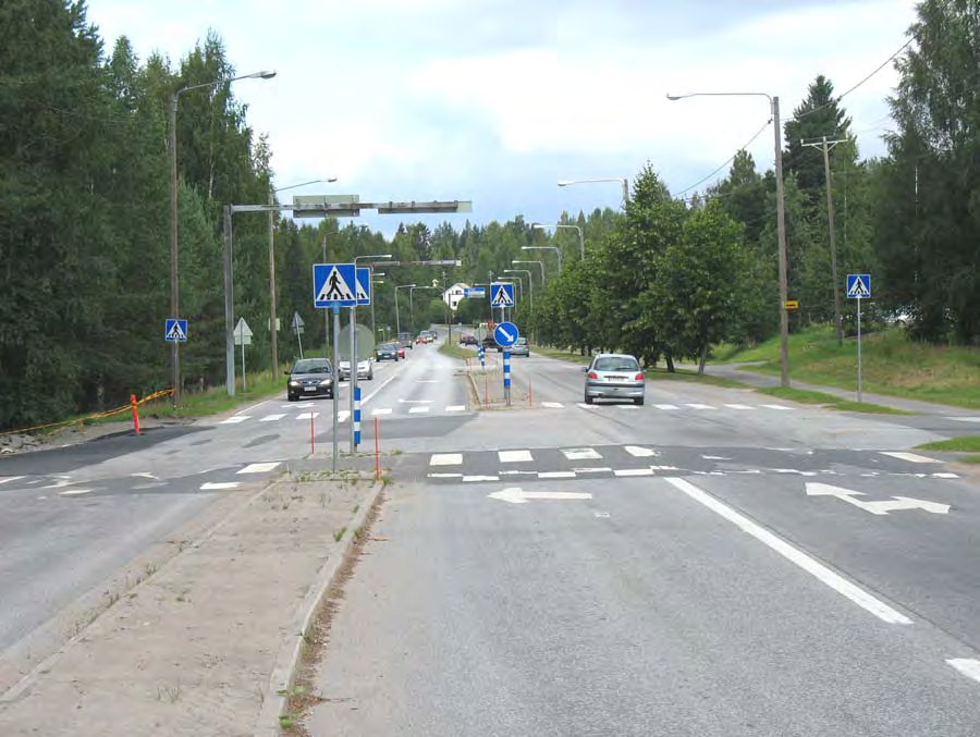 Yhdystien 16711 parantaminen välillä Rovastintie - Palokanorsi, Jyväskylä LIITE 5 Kuva 1. Näkymä Pappilanvuoren ja Rovastintien liittymäalueelta pohjoiseen.