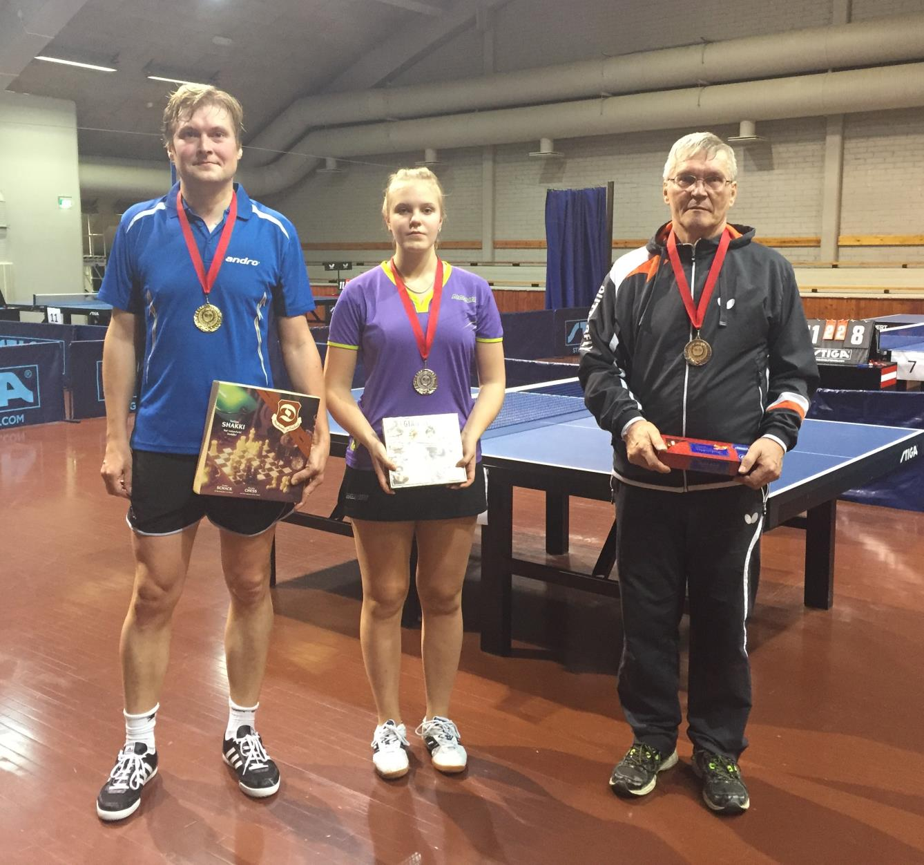 M-1600 Tero Lehtinen (on the left) won the M-1600 class. In the final he beat Hille Millert 3-1.