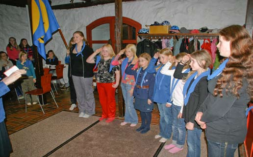 12 Mesikämmen 2/2008 Eräsudet kokoontuivat Yrjönpäiväjuhlaan Eräsudet kokoontuivat Yrjönpäivänä 23.4.2008 jo perinteeksi muotoutuvaan Yrjönpäiväjuhlaan.