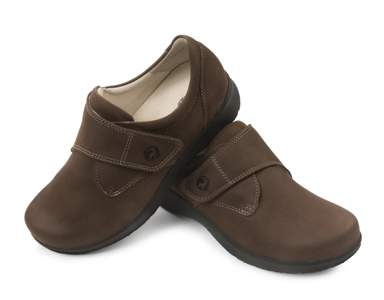 FM 0975 LISA EXTRA 972 Burgundy Waxed Nubuck S411 White PU, Black Rubber 354 Dark Brown Chevreau S403 Brown TR 302 Brown Waxed Nubuck S412 Black PU, Black Rubber 212 Black Waxed Nubuck S411 White PU,