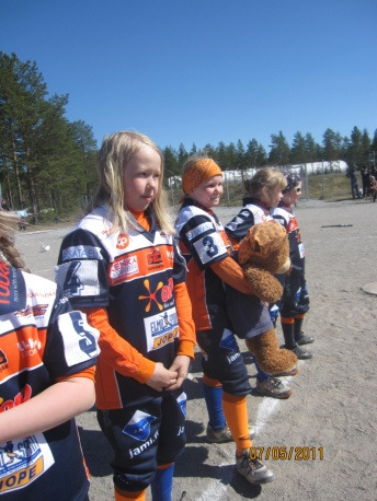 18.5.2011 Kauden ensimmäinen sarjapeli pelattu Räpsää vastaan Peli päättyi Kaman 2-0 (26-8, 19-5) voittoon. Tytöt onnistuivat erityisen hyvin sisäpelissään.
