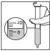 Vaihe 1. Täytä ruisku a. Paina mäntä kokonaan ruiskun sisään. b. Aseta ruiskun kärki nesteeseen. c. Vedä mäntää hitaasti ulospäin ruiskussa olevaan 10 ml:n merkkiin asti (ks. kuva 2). Kuva 2 Vaihe 2.