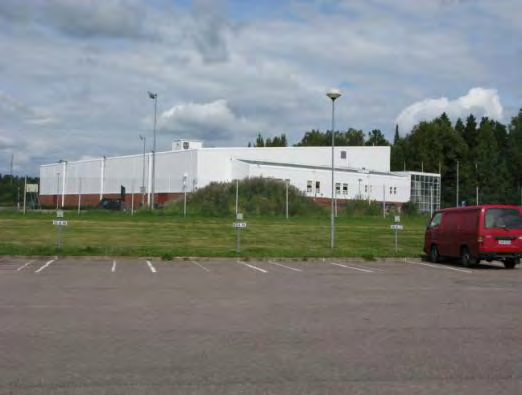Kuvat: Oikealla näkymä Seutulantieltä Kaskitielle päin. Vasemmalla näkymä Seutulantalon tontilta jäähallille. 3.1.