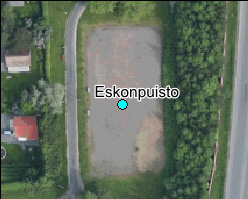 Eskonpuisto 2 -alue kenttä = 1688 m 2 jalkapallo, rantalentopallo, kesällä Viheraluetyyppi 3 sora/hiekka (kaakkoiskulmassa rantalentopallokenttä) ei aitausta Pintavesien ohjaus Toimenpide-esitys