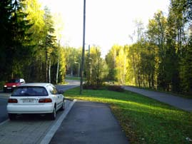 Kadun nimi: Katutyyppi: Maankäyttö: Juoksuhaudantie kokoojakatu pientaloalue Kaupunkikuvallinen luonne Tärkeä kokoojakatu viihtyisällä omakoti- ja paritaloalueella on muita seudun katuja leveämpi ja