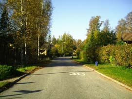 Kadun nimi: Katutyyppi: Maankäyttö: Uurtajantie tontti- / kokoojakatu pientaloalue Kaupunkikuvallinen luonne Lyhyehkö katu jatkuu Kalannintiestä ja toimii muutaman pienen kadun kokoojana.