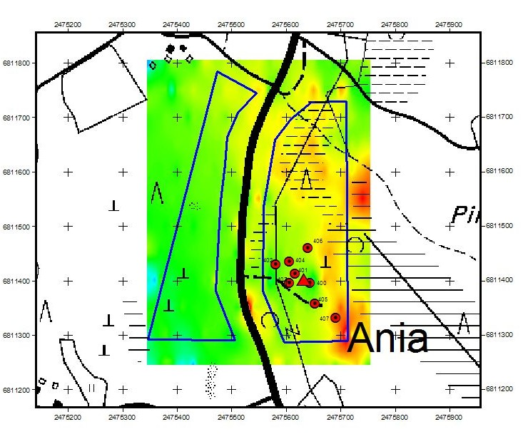 Kuva 11. Anian POKA-reikien sijainti magneettisella maastomittauskartalla; ( löytölohkare kolmiolla) seenikiisua (max 0.9%), mutta selvästi kohonneita kultapitoisuuksia, enimmillään 3.26 ppm / 0.