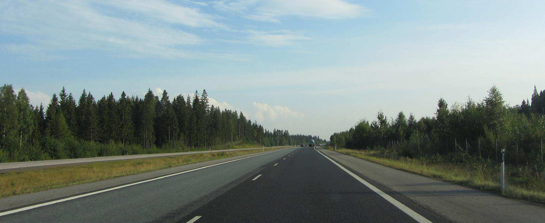 13 Hoitoluokkaan N1 sijoittuvat kaksiajorataisten teiden taajaman ulkopuolisten osuuksien viheralueet.