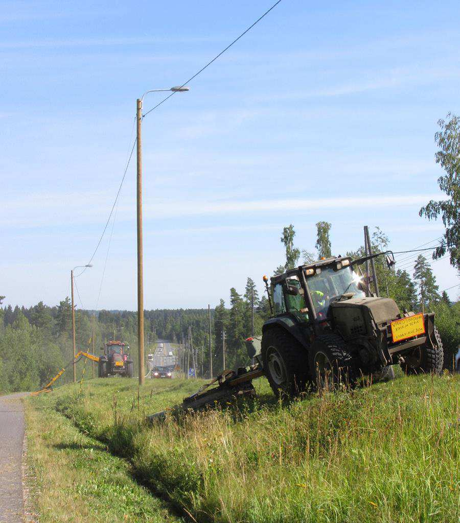 14 N2-luokan teitä ovat asfalttipäällysteiset valta- ja kantatiet sekä vilkkaat seututiet. Vantaan alueurakassa luokkaan N2 kuuluvat muun muassa kt 140 ja kt 170.