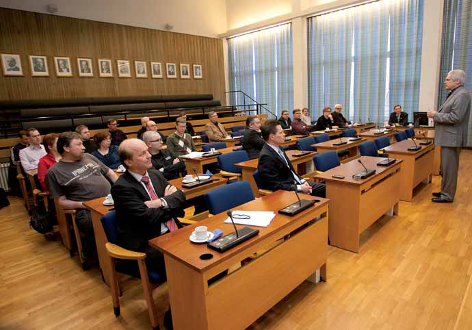 18 ohjelmistojen toiminnasta ja ylläpidosta. Piirin ydintoimintojen sekä toimiston palvelutuotannon toteuttamisessa ja kehittämisessä toiminnallisten yhteistyökumppanien rooli on tärkeä.