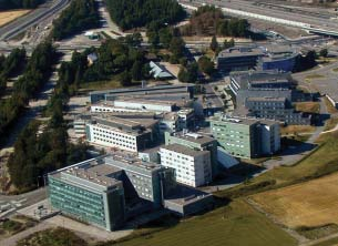 24 Tietoa tiedekunnasta Tiedekunnan hallinto Biotieteelliseen tiedekuntaan kuuluu kaksi laitosta, kolme biologista asemaa sekä tiedekunnalle hallintopalveluja tuottava tiedekunnan kanslia.
