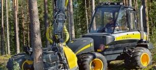 Suomen merkittävimmät vientituotteet 2015 1. Paperi ja kartonki 7,0 mrd. EUR 4. Selluloosa 1,8 mrd. EUR 6. Sahatavara 1,6 mrd. EUR 2. Dieselpolttoaineet 3,4 mrd. EUR 3.
