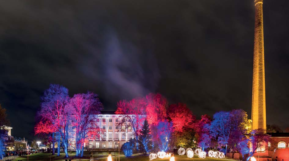 Tapahtumien Tampere > Suomen monipuolisin tapahtumakaupunki > Yli 50 festivaalia vuodessa > Keskeinen sijainti ja erinomaiset liikenneyhteydet > Suomen houkuttelevin asuinpaikka > Urheilun suurvalta