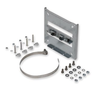 Tolppakiinnitysraudat Tolppakiinnike on suunniteltu kiinnittämään turvallisesti tolppaan Casemet Cubo -metallikotelot.