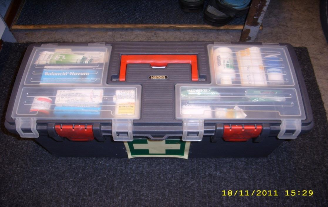 KUVA 1. Esimerkki laatikosta, jossa säilytetään laiva-apteekin sisältämiä lääkkeitä (Terramare Oy) 3.2.
