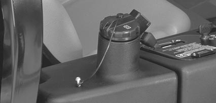 Ryhmän 3 hydraulinesteet (biologisesti hajoavia) ISO VG 3/46 hydraulineste, jossa kulumisenesto-ominaisuus Mobil EAL 4H Huomautus: Tämä biologisesti hajoava hydraulineste ei sovi yhteen ryhmien ja