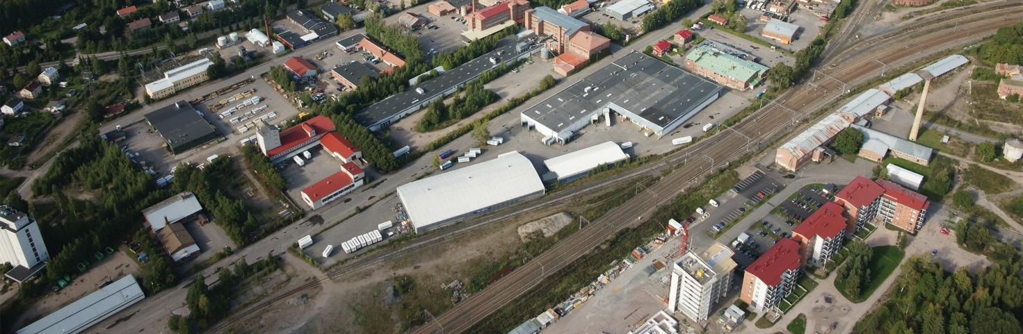 SELOSTUS A-2669 - D/2658/10.02.03.00.04/2015 3(24) 1 TIIVISTELMÄ Aloitteen asemakaavan muuttamiseksi ovat tehneet Ahjokatu 2 ja 4 (Sopenkorvenkatu 13 ja Mestarinkatu 12 14) kiinteistöjen omistajat.