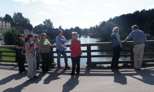 25 12:15 We had a guided tour around Porvoo s old-town and the guide also told about tourism and tourism strategy in Porvoo area.