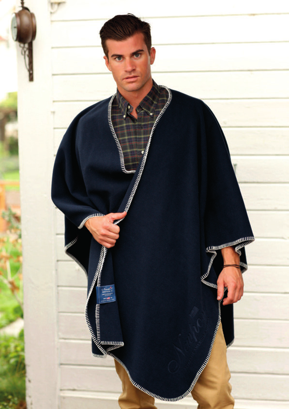 CRESTWOOD FLEECE PONCHO Lämmin ja pehmeä fleeceponcho, jossa on valkoiset kantatut reunat ja Newport-logo edessä.