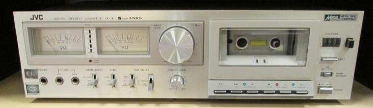 Ohjeet C-kasettien digitoimiseen JVC KD-A5 kasettisoitin Pioneer A-10-K vahvistin 1. Avaa Audacity -ohjelma -kuvakkeesta. Kytke virta kasettisoittimeen ja vahvistimeen.