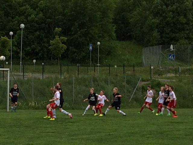 TP-49 FC Haka j. YJ2 C14 YJ2 voitti Piiriliigan viimeisessä sarjapelissä TP-49:n Toijalassa lukemin 2-7, joka tarkoitti sitä että joukkueen nousukarsinnalla.