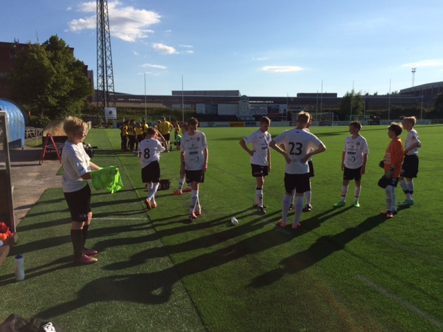 FC Haka j YJ2 NoPS Toisella jaksolla Haka yritti pienellä riskilläkin tasoittaa pelin ja saikin luoduksi muutamia hyviä tilanteita, mutta tärkein eli maali jäi tekemättä.