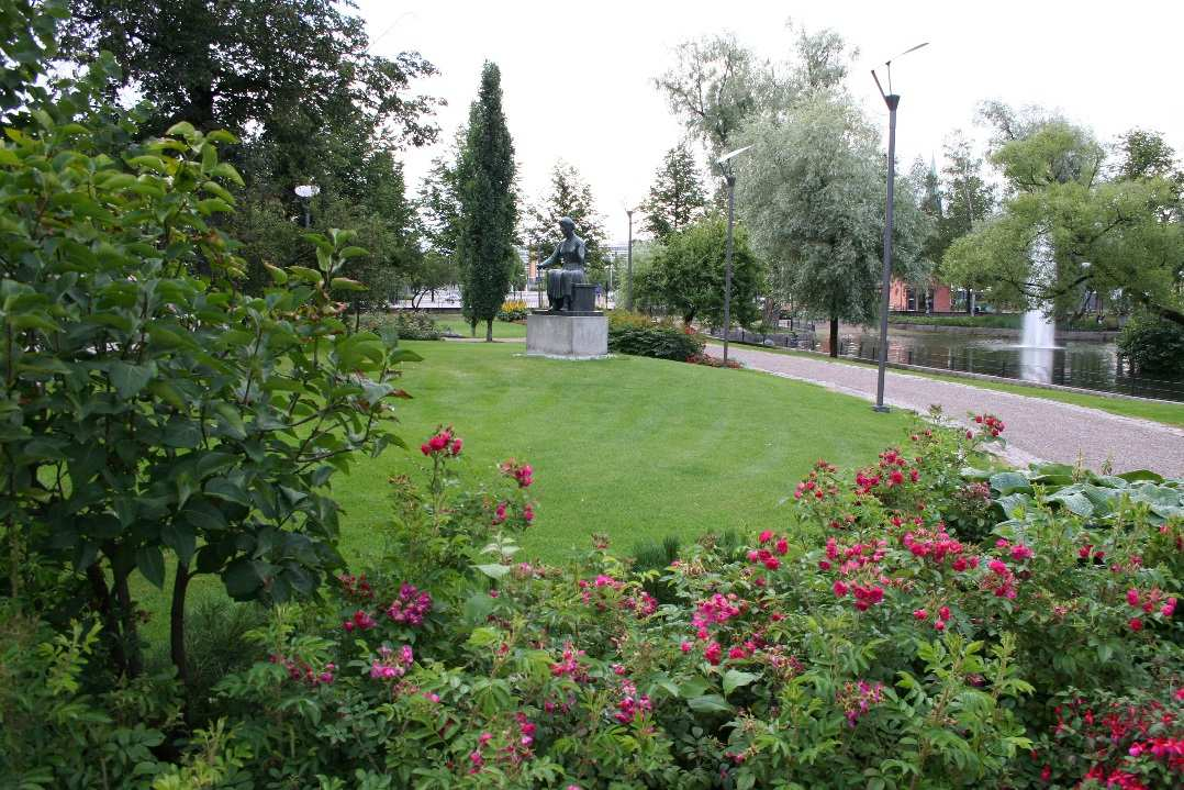 Forssan kansallinen kaupunkipuistojuhla kauppatorilla 15.6.2017 Forssan kansallinen kaupunkipuisto täyttää kaksi vuotta. Juhlistamme asiaa 15.6.2017 klo 9.00-13.