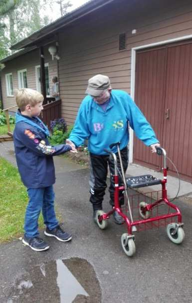 Yhteinen Hyvä Syke, Lammi / Hämeenlinna Lammin Evonkävijöiden Suomi100 hanke Yhteinen Hyvä Syke vie partiolaiset piristämään lammilaisten vanhusten arkea, tarjoaa tuettuja työpaikkoja