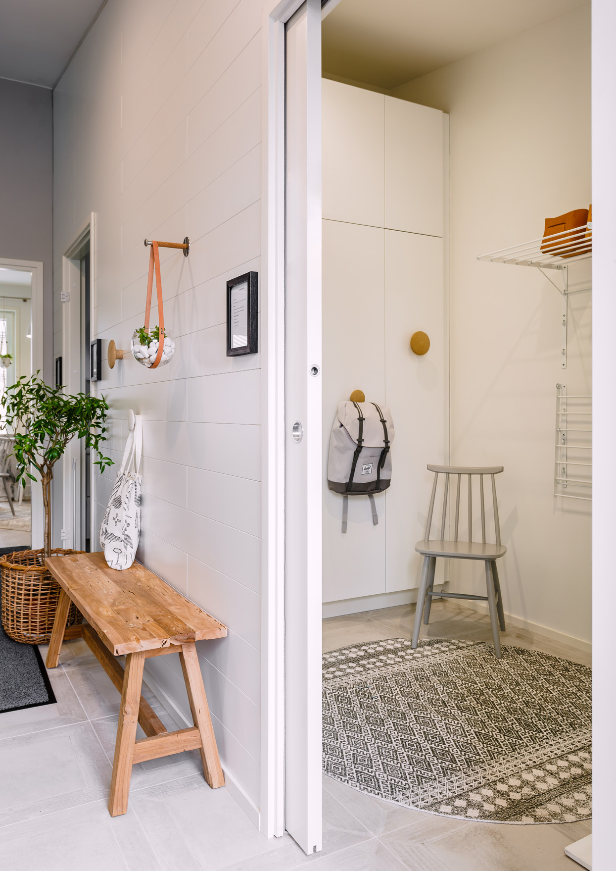POCKET DOOR