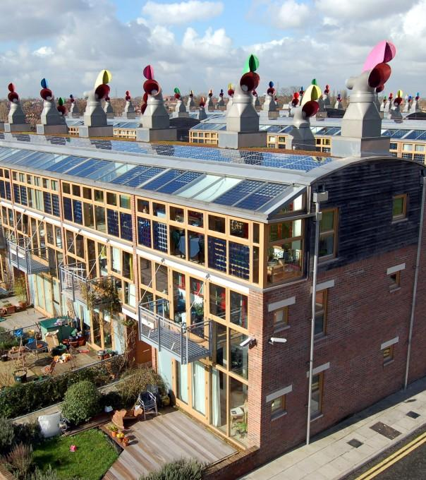 Step 3: Siirtyminen aluetasolla positiiviseen energiataseeseen Tasapainotetaan alueen energialähteiden yhdistelmä BedZed (Sutton, UK) Eco District
