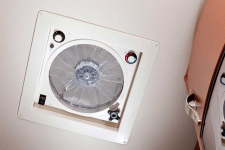 HYMER Exsis-t Lisävarusteet Haluatko HYMER Exsis-t -matkailuautoosi vielä enemmän yksilöllisiä ratkaisuja? Siihen on valittavissa monia hienoja lisävarusteita.