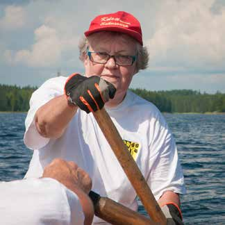 KOISTISET HEINÄVEDEN KANAVASOUDUSSA Esko Koistinen 8 Sukuseura osallistui toisen kerran Heinäveden kanavasoutuun, nyt 18.- 20.7.2014 kahdella 4 hengen veneellä.
