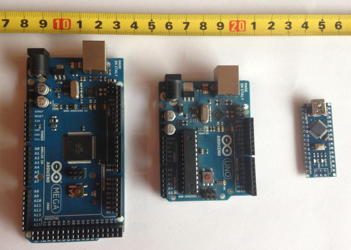 14 3.1 Arduino Projektissa käytettiin avoimeen laitteistoon perustuvaa Arduino UNO -kehitysalustaa.