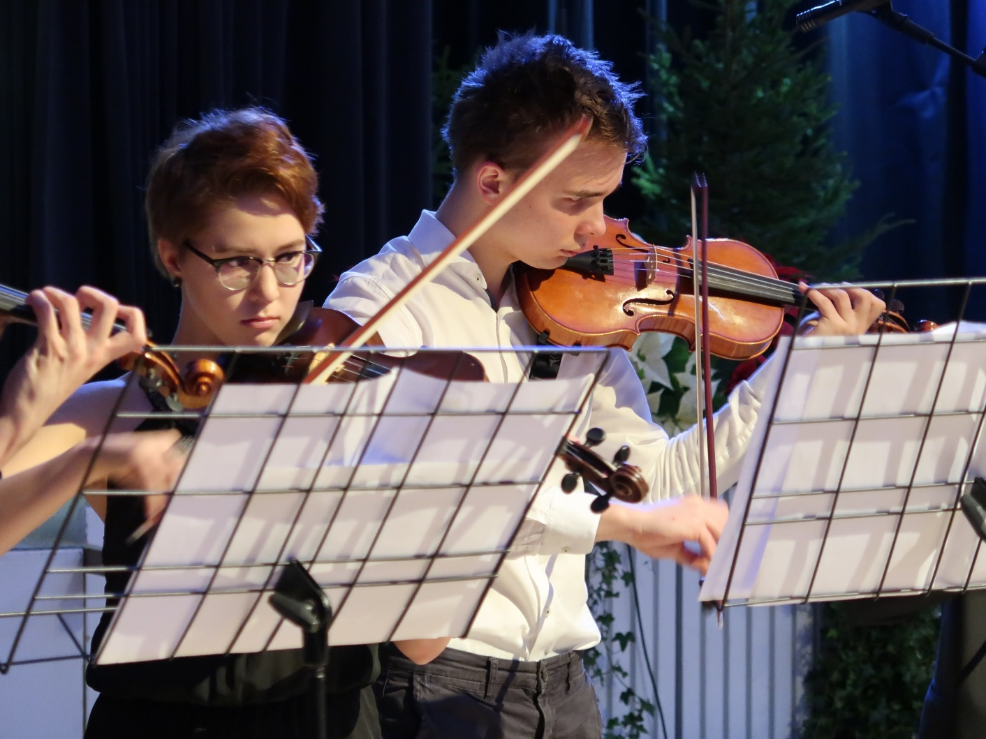 Musiikki Opetuksen perusta on musiikkielämys yhdessä laulamisen, soittamisen ja kuuntelun kautta.