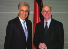VUOSIKERTOMUS 2007 asioista vastaavan varaministerin Günter GLOSERIN, parlamentaarisen valtiosihteerin ja sisäministerin avustajan Peter ALTMAIERIN, parlamentaarisen valtiosihteerin ja talous- ja