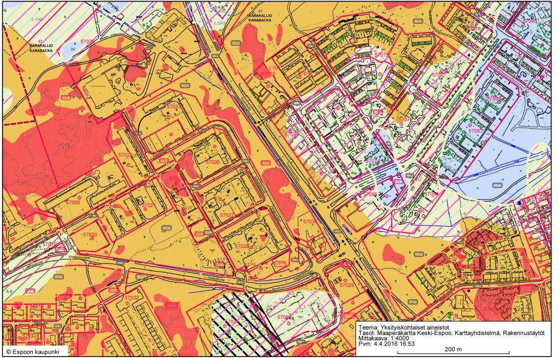 18 (38) Kuva: Ote 1:10 000 maaperäkartasta, kallioiset alueet punaisella, moreeni alueet oranssilla.