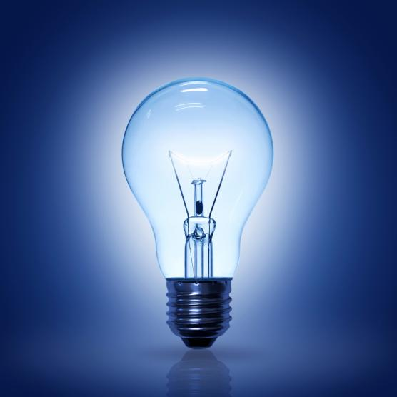 Passiivikomponenttien sähköenergia Vastuksen teho tarkoittaa sitä tehoa, jolla sähköenergiaa muuttuu vastuksessa lämpöenergiaksi Hehkulampun kantaan kirjoitettu teho (20 W, 40 W, 60 W,.