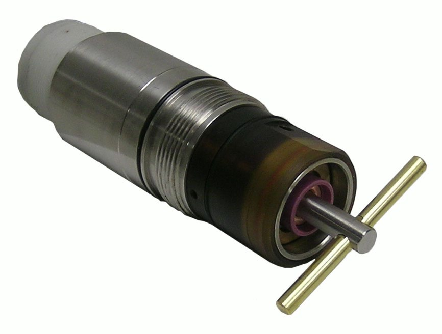Osa 6 PT-36-plasmapoltin 5. Jos elektrodin pidin ei irronnut vaiheessa 3, irrota elektrodin pidin polttimen rungosta elektrodin pitimen irrotustyökalulla.