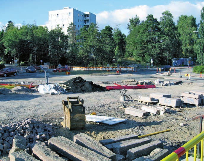 + Vuonna 2009 lähiörahaston tuella parannettiin ympäristöä mm. Pihlajamäen ostoskeskuksen alueella, jonne rakennettiin uusi torialue sekä uusittiin liikennejärjestelyjä joukkoliikennettä suosivaksi.