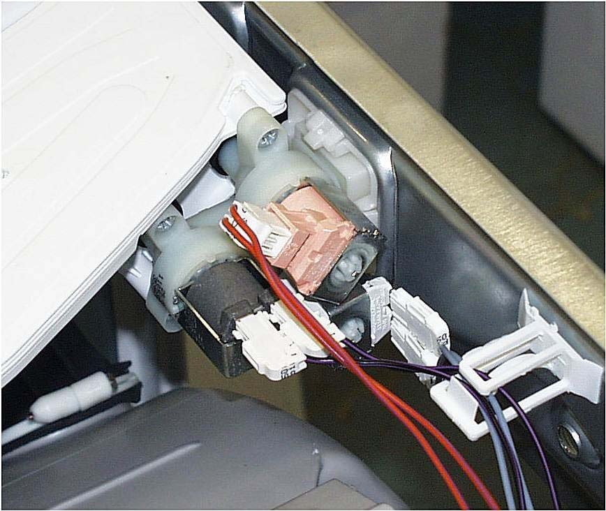 2 tai 3 venttiiliä EWM 1000 PLUS