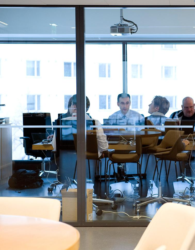 SISÄILMAONGELMIEN SYYT Ympäristöherkkyys ja psykososiaaliset syyt Väärät ohjausmekanismit ja päätöksentekoprosessit Huollon ja kunnossapidon sekä siivouksen laiminlyönnit Epäsopivat valaistusolot