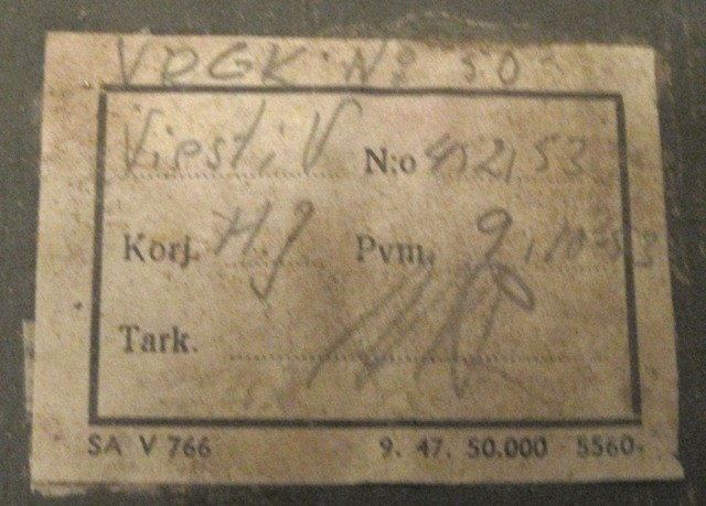 vielä värähtele millään niillä. Jokin komponentti siis on vielä vialla tai kelojen johdot juotoksesta ruostuneet kenties. Vikojen etsintä jatkuu siis edelleen. 15.12.