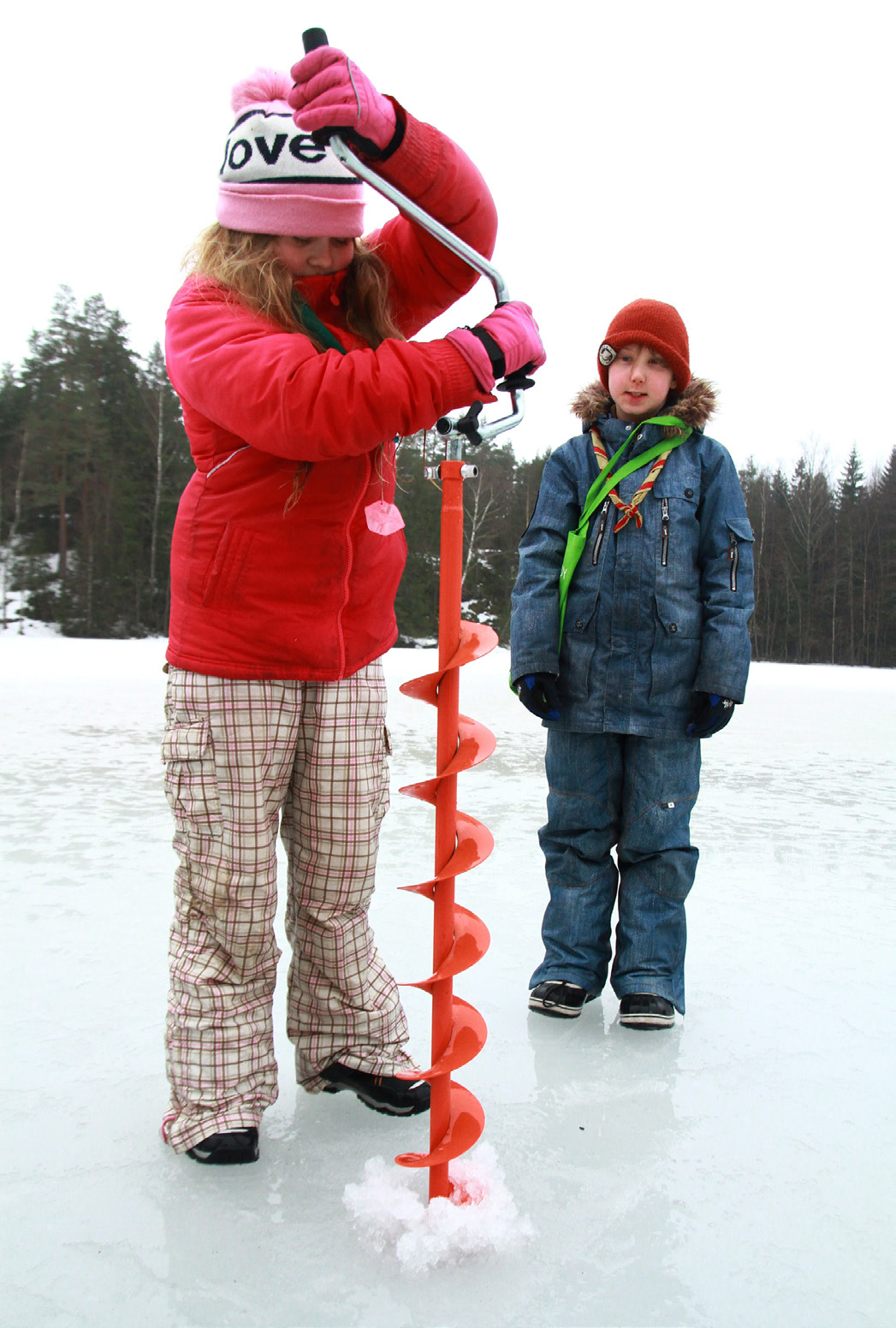 Vaatteiden kuivattaminen Vaatteita kannattaa kuivattaa aina, kun on mahdollista. Kätevin tapa vaatteiden kuivattamiseen on kuivausriukujen käyttäminen.