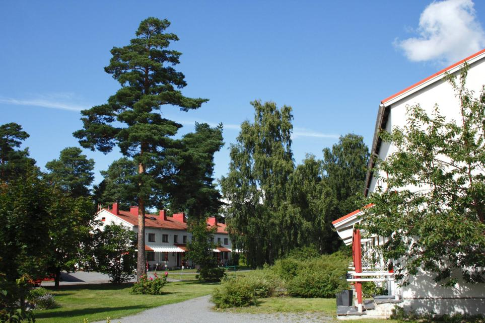 31 4.7 Rakennettu ympäristö Melaniemen alueelle alettiin rakentaa ensimmäisen kerran 1940-luvulla kun Oy Strömberg Ab rakennutti asuntotarpeen tyydyttämiseksi työntekijöillensä asuntoja Strömbergin