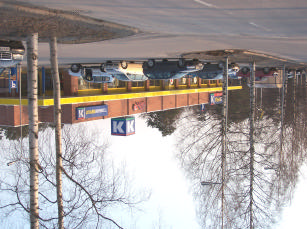 3 LÄHTÖKOHDAT 3.1 Selvitys suunnittelualueen oloista 3.1.1 Alueen yleiskuvaus Kaava-alue sijaitsee K-supermarketin ohi kulkevan Koivikkotien päässä.