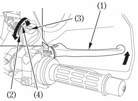 Etujarruvipu: Säätömutteria (2) kiertämällä voidaan säätää jarruvivun (1) ja kädensijan välistä etäisyyttä. HUOM! Kohdista säädön jälkeen jarruvivussa oleva nuoli (3) säätömutterin vastamerkkiin (4).