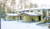 Tilalla on rantaoikeus yhdessä viereisten kahden tilankanssa yhteisrantaan n. 100 m.n matkan päässä. Tilalla sijaitsee v.